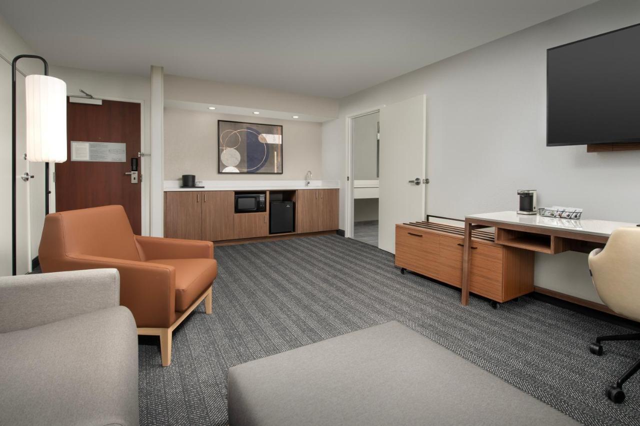 Courtyard By Marriott Dayton Beavercreek Exterior photo