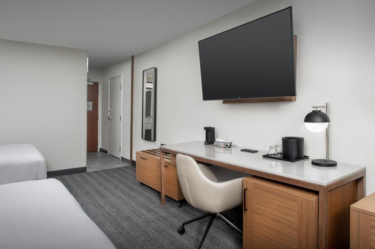 Courtyard By Marriott Dayton Beavercreek Exterior photo