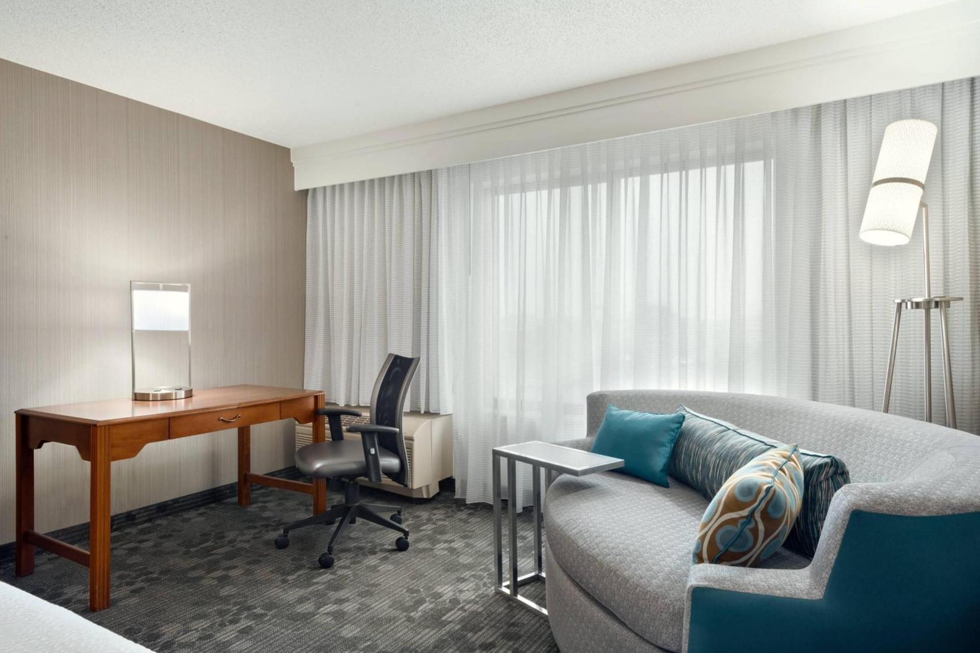 Courtyard By Marriott Dayton Beavercreek Exterior photo