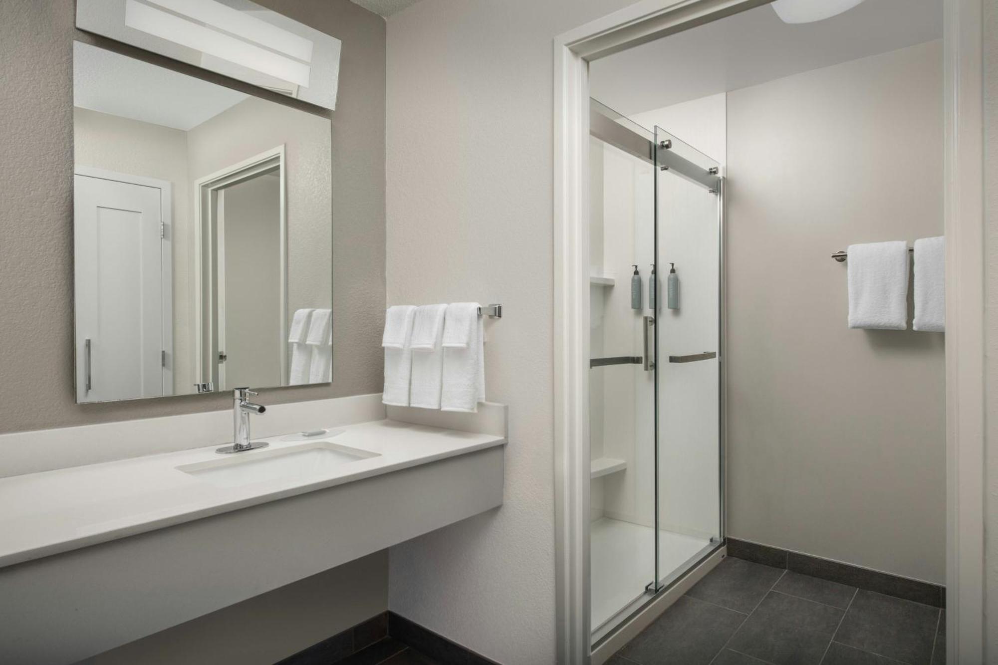 Courtyard By Marriott Dayton Beavercreek Exterior photo