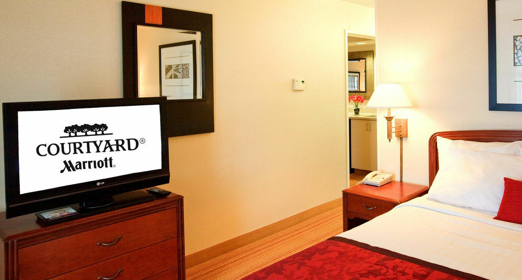 Courtyard By Marriott Dayton Beavercreek Exterior photo